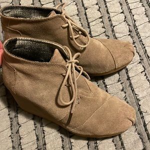Toms Desert Wedge Suede Booties 7